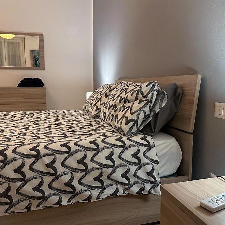 Modern Cenisio Apartment - Self Check-In & Parking Mediolan Zewnętrze zdjęcie